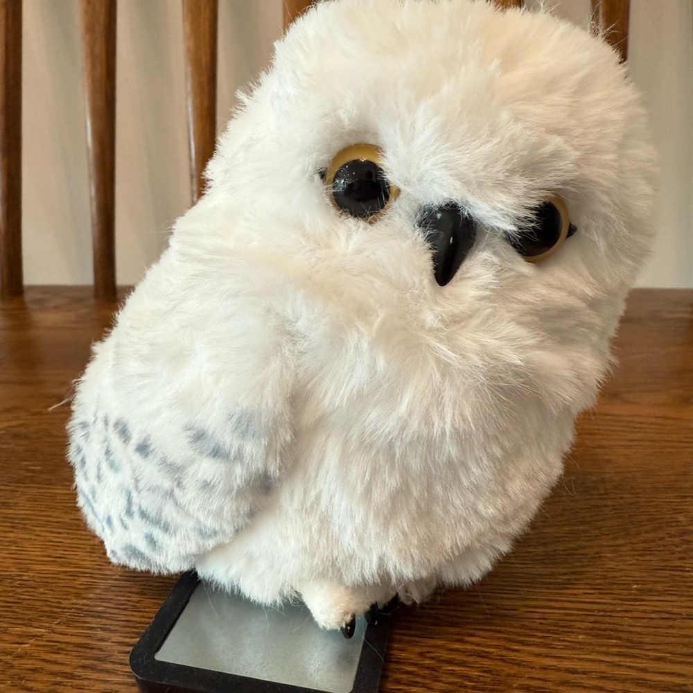 Universal Studios Harry Potter Hedwig Snowy Owl Shoulder Plush Sound & Movement